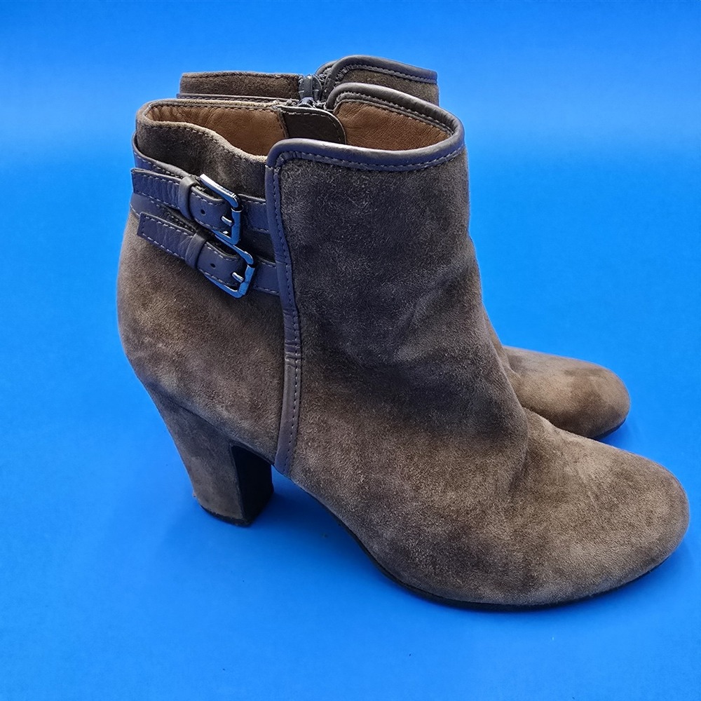 Sofft Fawn Brown Suede Ankle Booties Size‎ 7.5